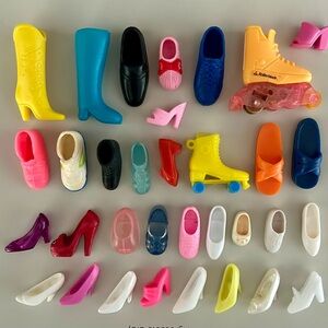 Barbie - Ken SINGLE shoes, boots, roller skates, 33 mismatched pieces